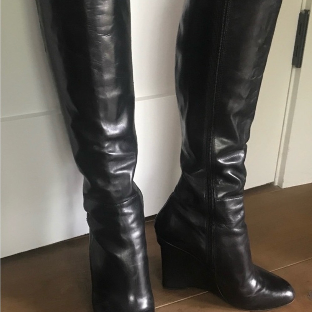 Elegant Black Knee-High Women's Boots